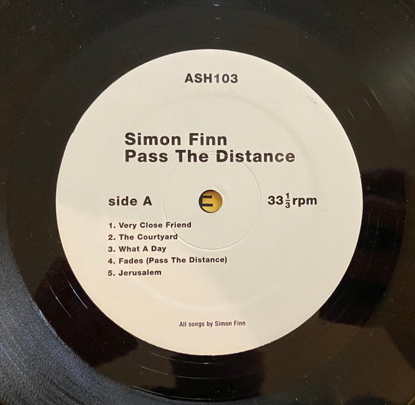 Simon Finn : Pass The Distance (LP, Album, RE)
